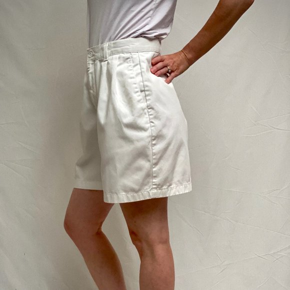 Vintage White Pleated Front Light Denim Shorts - Picture 4 of 12